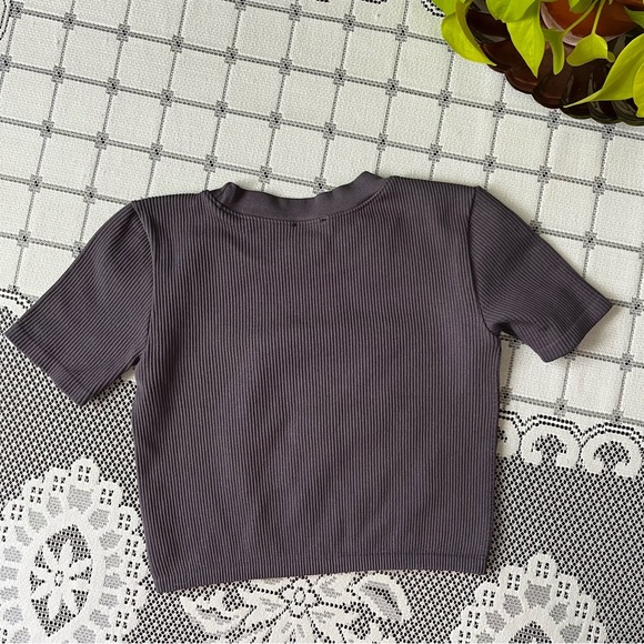 Zara ribbed crop tee in charcoal grey size medium/large - Picture 2 of 6